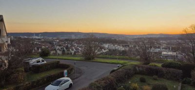 Schöne 2-Zi.-Single-Whg mit herrlicher Aussicht auf Stuttgart in ruhiger Lage.