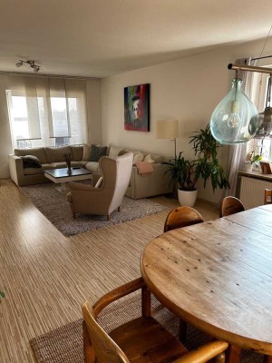 Helle 5-Zimmer-Wohnung mit Balkon und EBK in Bechhofen