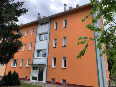 Auf gute Nachbarschaft: günstig geschnittene 3-Zi.-Wohnung