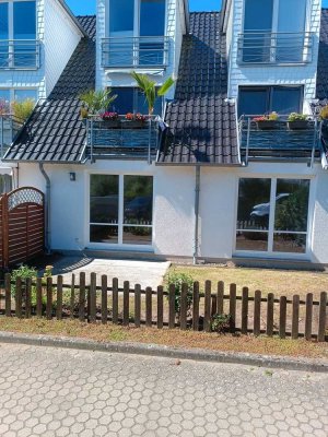 Helle, lichtdurchflutete Wohnung im Zentrum von Elmenhorst mit Sonnenterrasse