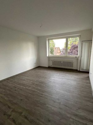 Komplett sanierte 2-Zimmer-Wohnung mit Balkon