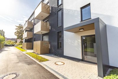 Stilvolle und lichtdurchflutete 2,5-Zimmer-Wohnung mit Balkon