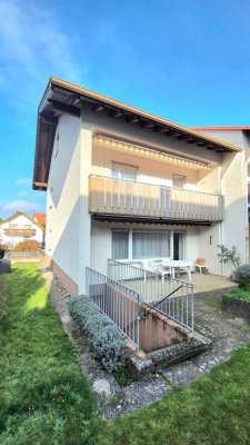 Schönes Reiheneckhaus in gefragter Wohnlage mit Garten, Balkon, Terrasse, Garage u. Stellplatz