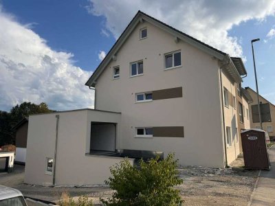 Neubau 2-Zimmer Wohnung mit Balkon !