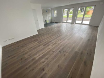 Wunderschöne 3,5 Zimmer 110m² Wohnung mit 300m² Garten Parkett LUXUS