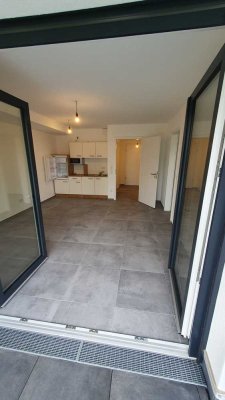 Apartment mit Balkon u.  kl. Schlafzimmer -  Erstbezug  Neubau - Fahrstuhl - Barrierearm -