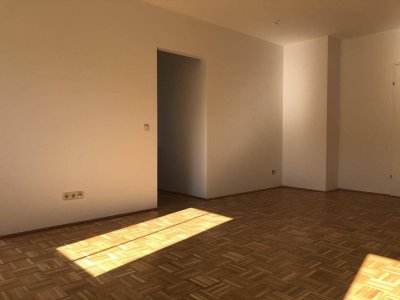 3-Zimmer Wohnung im EG mit Loggia