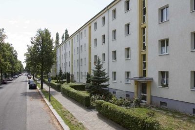 Schick sanierte 2-Zimmer-Wohnung mit Wohnküche.