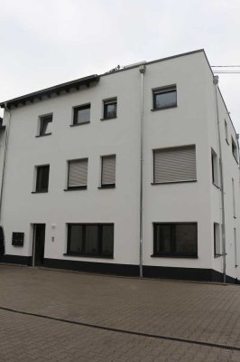 Erstbezug mit Balkon: Stilvolle 3-Raum-Penthouse-Wohnung mit gehobener Innenausstattung in Rhens