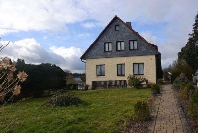 Einfamilienhaus mit Einliegerwohnung *Großes Grundstück*