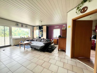 ��� Moderne 3 Zimmer Wohnung mit Balkon / Stellplatz & Gartennutzung