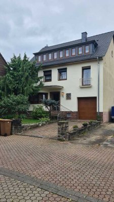 Mehrfamilienhaus mit tollem Grundstück in Kerpen