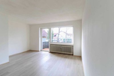 Heute anpacken, morgen wohlfühlen: Teilrenovierte 1-Zimmer-Wohnung mit Balkon in naturnaher Lage