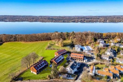 Neubau: Modernes Mittelhaus in idyllischer Lage