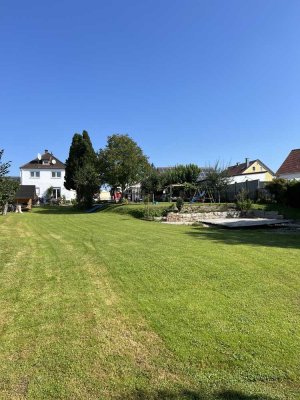 Geräumiges Mehrfamilienhaus mit Baugrund in Schrobenhausen