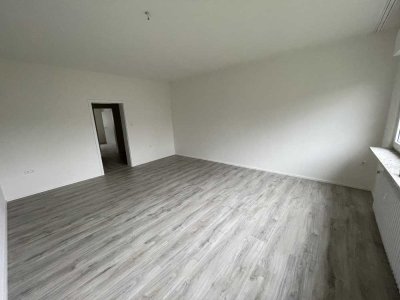 Großzügige 2 Zimmer Wohnung (WG geeignet) zu vermieten!