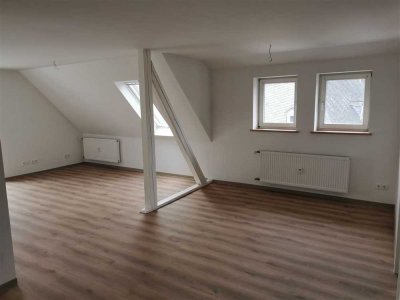 schöne Dachgeschoss Wohnung im Zentrum von Hadmar