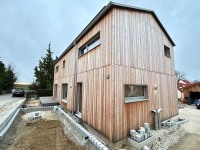 Nachhaltig und ökologisch wohnen in einem Einfamilienhaus in bester Lage in Petershausen.  ERSTBEZUG