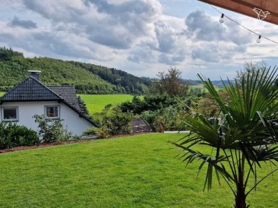 WOHNEN MIT WEITBLICK � Traumhaftes Einfamilienhaus mit großem Garten in Schalksmühle!