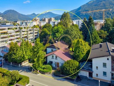 Großzügiges Einfamilienhaus mit Büroanbau in großem Garten in ruhiger Lage