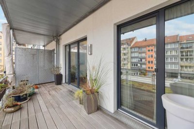 Freiwerdende und geräumige 2-Zimmer-Wohnung mit ca. 78 m², Balkon und Carport  in Fürth/ Südstadt