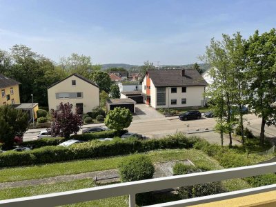 Bretten: 3-Zimmer-ETW mit Süd-Loggia und Tiefgaragenplatz