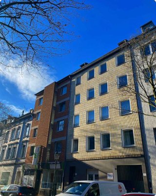 Festpreis! Helle Wohnung in tollem Haus mit separater Küche in der Düsseldorfer Innenstadt