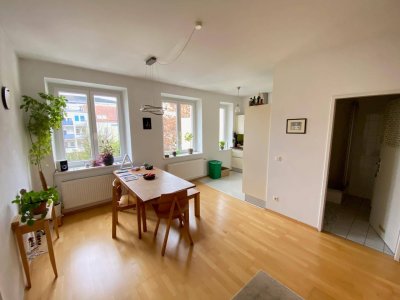 2 ZIMMERWOHNUNG IM SANIERTEN ALTBAU IN ALTURFAHR