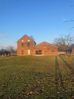 VORANKÜNDIGUNG: Exklusiver Pferdehof am Niederrhein – Wohnen und Reiten auf höchstem Niveau in Wesel