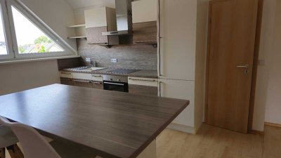 Attraktive 2-Zimmer-Dachgeschosswohnung mit normaler Innenausstattung in Neuenburg