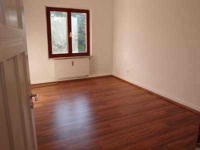 Nähe Dutzendteich, 3-Zi.-Altbau-Whg., 71 m², EBK, Laminatböden, ohne Balkon