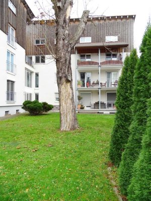 Außergewöhnliche 4 -Zimmer Maisonettewohnung mit großem Sonnenbalkon - in Kürze bezugsfrei !