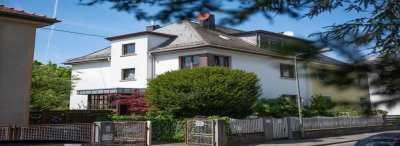 Attraktive Doppelhaushälfte - auch als Mehrgenerationenhaus denkbar - in TOP-Lage von Frankfurt