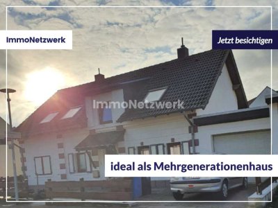 TOP***Zweifamilienhaus mit 4 Garagen im Vorort von Elsdorf***NEU