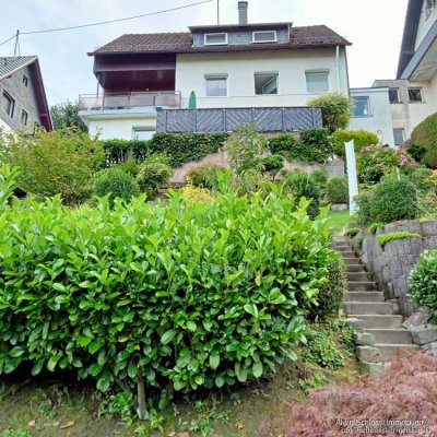 Mehrgenerationenhaus mit großzügigem Garten, Garage und Stellplatz