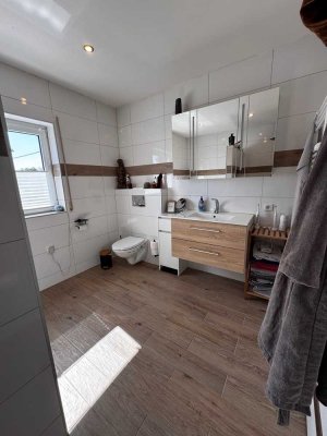 Attraktive 3,5-Zimmer-Wohnung mit großem Garten Neue Heitzungstherme, Wintergarten