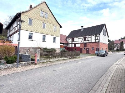 Dreiseitenhof mit viel Ausbaupotenzial in ruhiger Lage von Bad Hersfeld OT Heenes