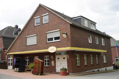 Wohn-und Geschäftshaus (Cafe/Eisdiele) in Kollmar