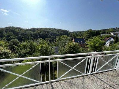 Wunderschöne 3-Zimmer-Maisonette-Wohnung mit eigenen Gartenanteil, Balkon, Sauna, tollem Weitblick