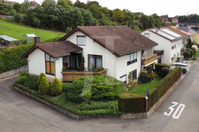 Zweifamilienhaus in idyllischer Lage von Lienzingen