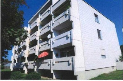 Stilvolle, modernisierte 3-Raum-Wohnung mit geh. Innenausstattung mit Balkon und EBK in Augsburg