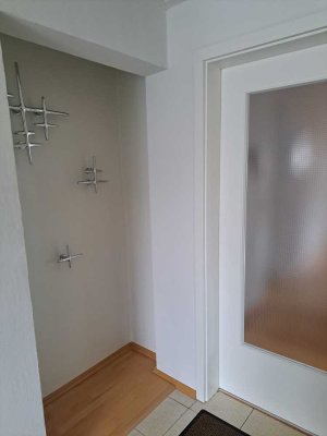 *ruhig, zentrumsnah großzügige 4-Zimmer Wohnung im DG