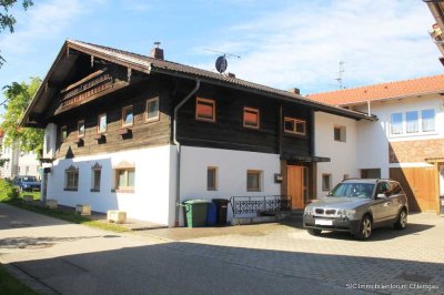 Vermietetes Bauernhaus in zentraler Wohnlage mit 2 großen Wohnungen!