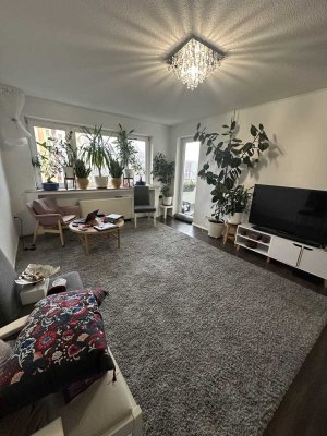 Großzügige 2-Zimmer-Wohnung mit Einbauküche und Balkon