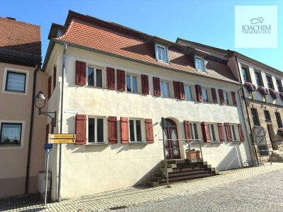 Großzügiges Wohnen im Herzen der Altstadt: Stilvolles Architektenhaus in Hilpoltstein