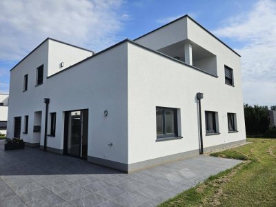 Provisionsfrei! Neubau: 64m² Gartenwohnung in Ruhelage