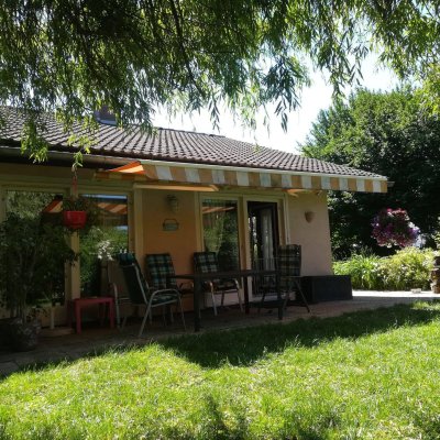 Neu renovierter Bungalow mit Garten