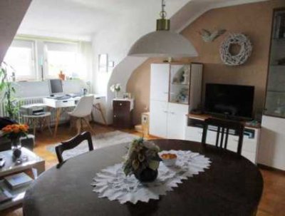 Schöne DG-Wohnung provisionsfrei mitten in Nieder-Roden, direkt vom Eigentümer.