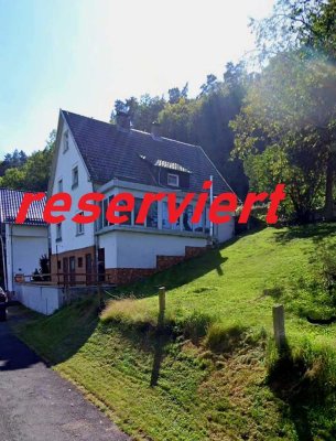 *reserviert*Einfamilienhaus mit Wintergarten am Waldrand. Traumausblick in die Natur !!!