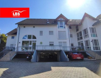 ***Gemütliche Maisonette-Wohnung mit modernem Bad, Einbauküche und TG-Stellplatz***